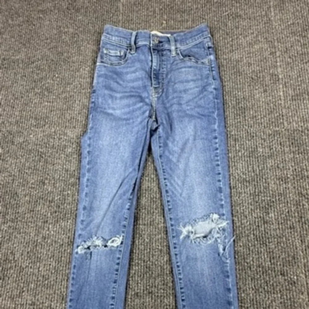 Levis 720 High Rise Super Skinny Distressed Blue Jeans Womens 26x32 52797-0396